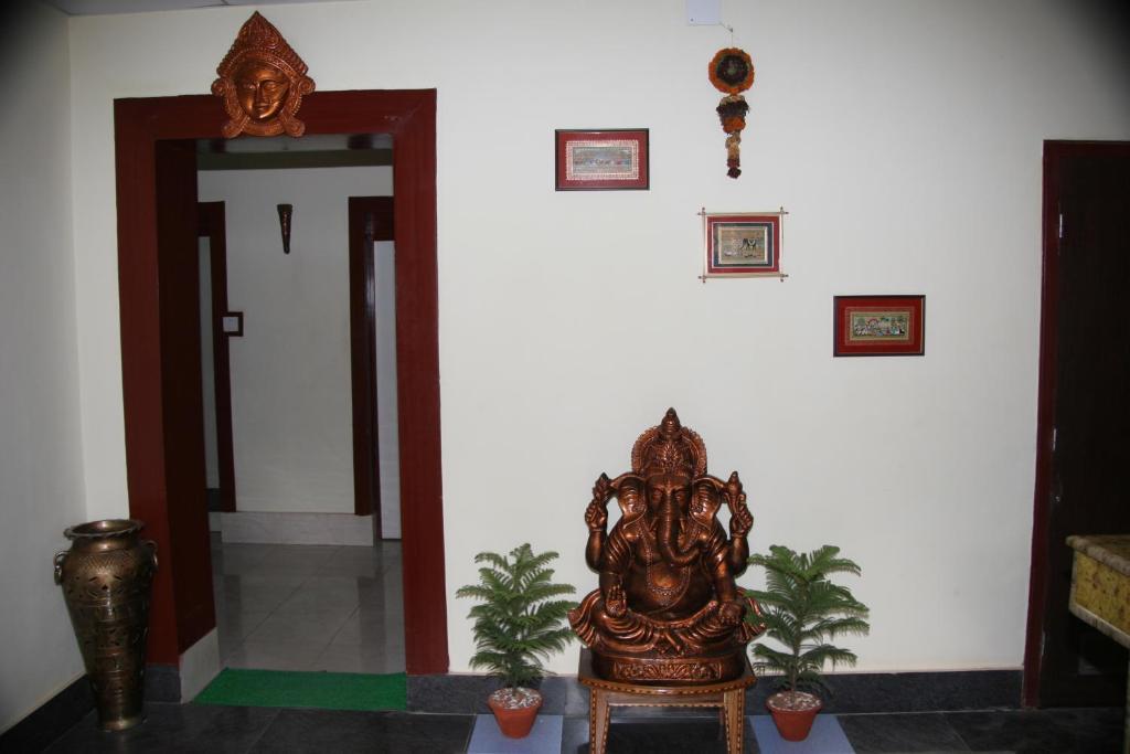 Hotel Maa Kamakhya Puri Bagian luar foto