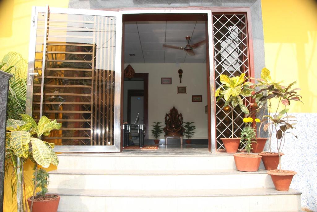 Hotel Maa Kamakhya Puri Bagian luar foto