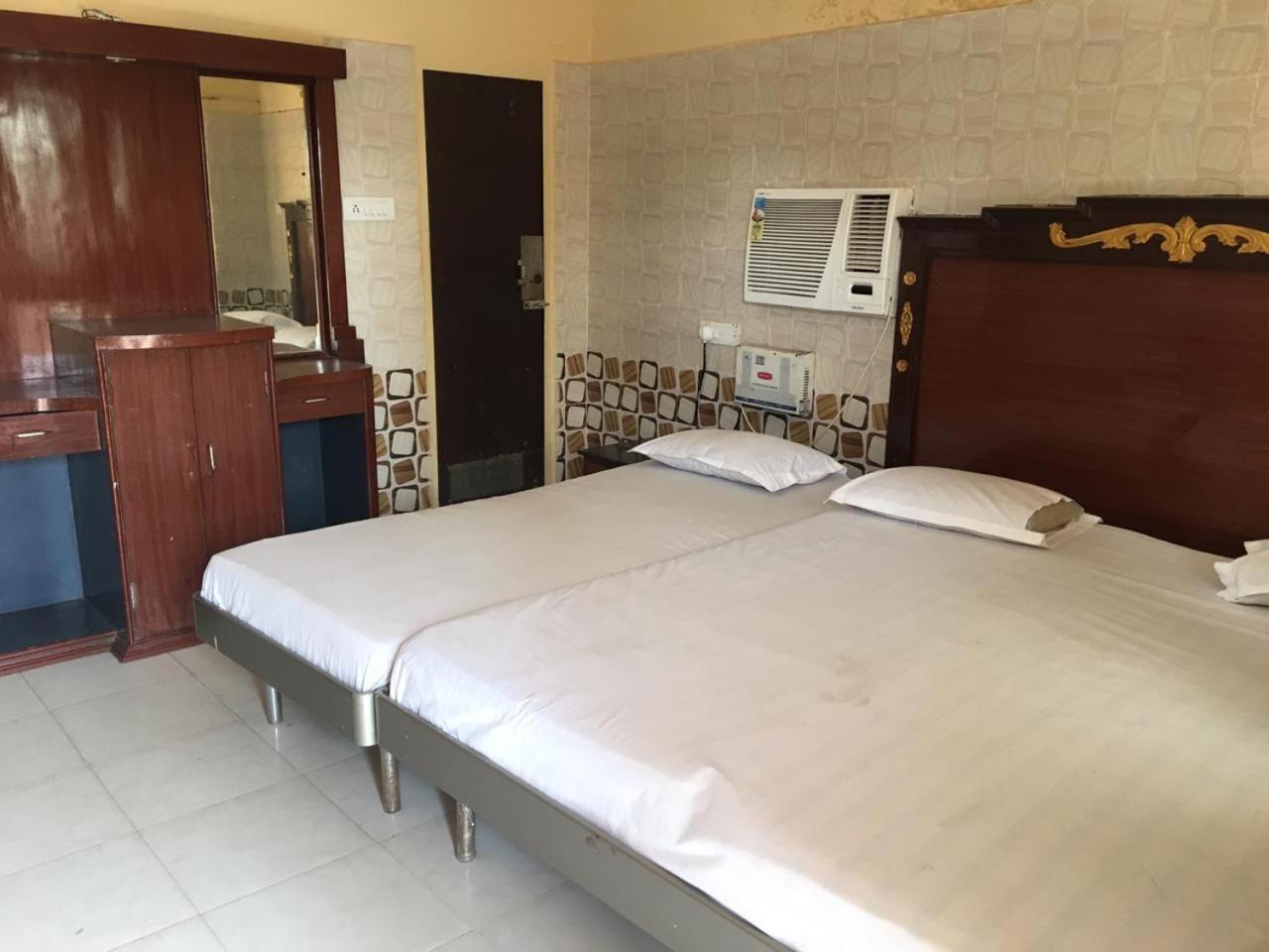 Hotel Maa Kamakhya Puri Bagian luar foto