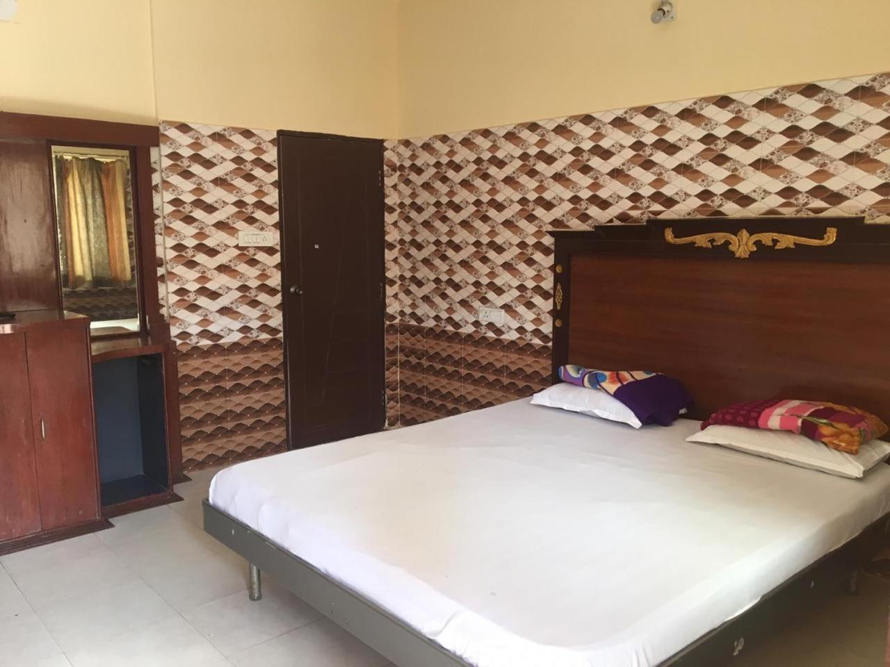 Hotel Maa Kamakhya Puri Bagian luar foto